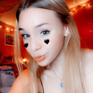 Meet your Posher, Stephania